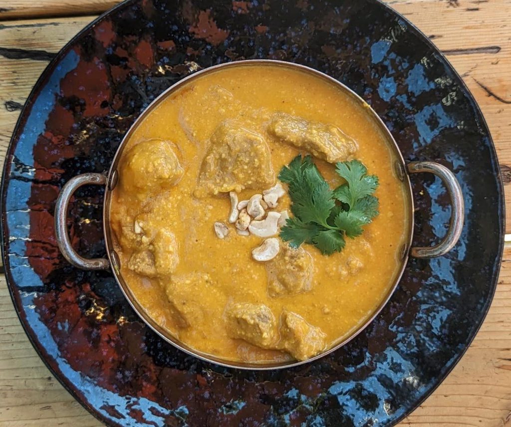 Lamb Korma with creamy cashew gravy
