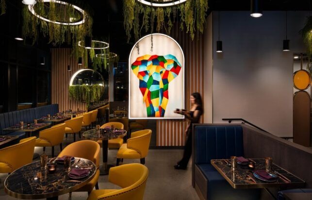 Davie Street <small>Dining Area: 2200 SQ FT Capacity: 50 Seated 100 Standing</small>