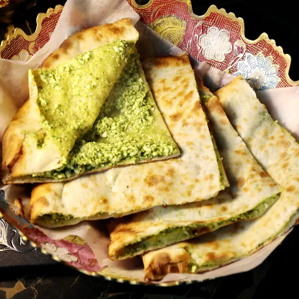 Spinach & Paneer Naan/Roti (V)